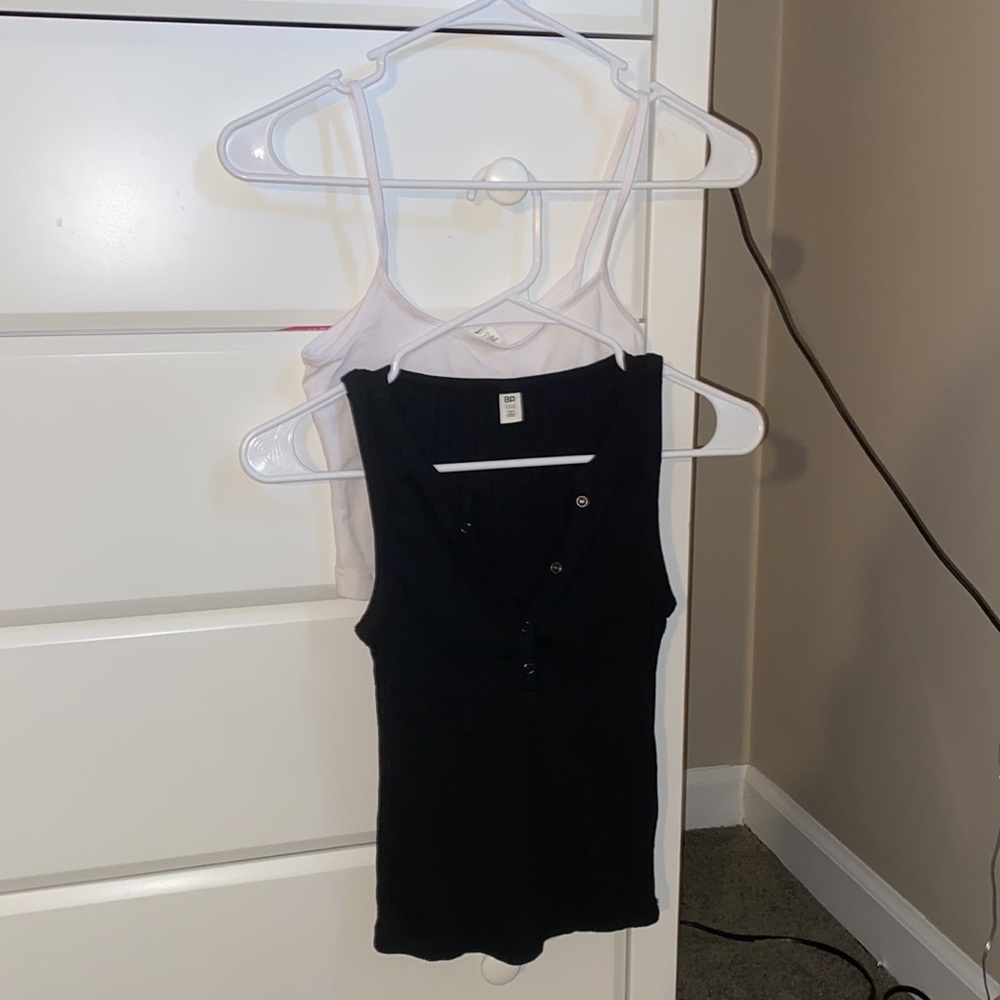 Fitted Tank Tops
